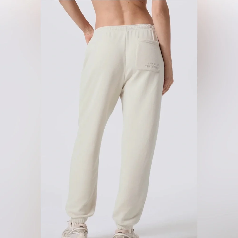Vuori pants in size extra large - Picture 9 of 12